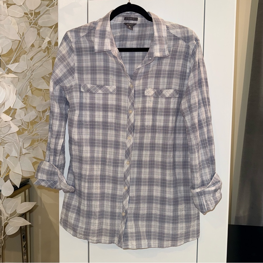 Eddie Bauer ladies gray plaid button up shirt, lightweight - Picture 10 of 10